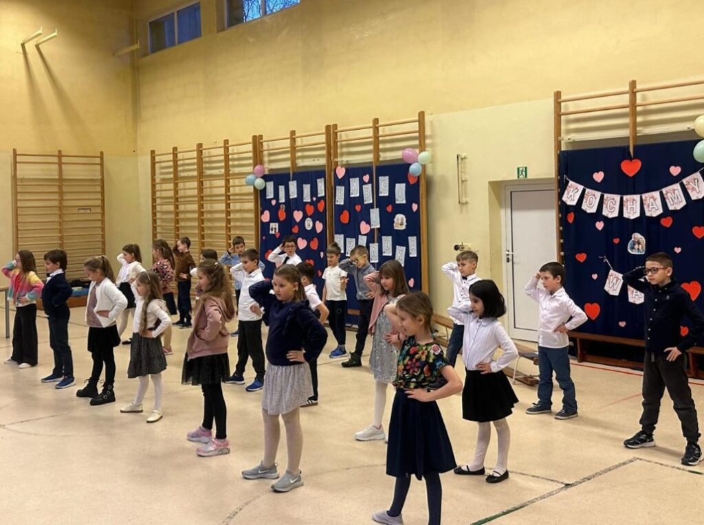 20 stycznia klasa 2B uroczyście obchodziła Dzień Babci i Dziadka