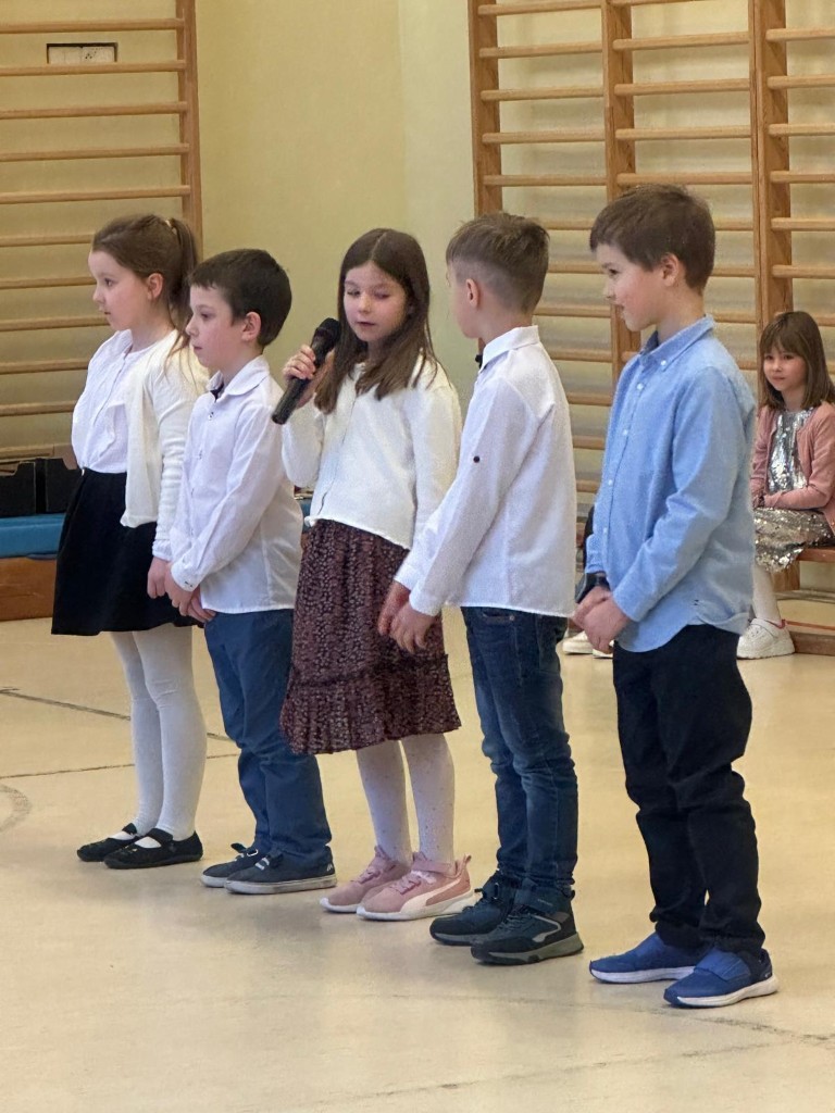 20 stycznia klasa 2B uroczyście obchodziła Dzień Babci i Dziadka