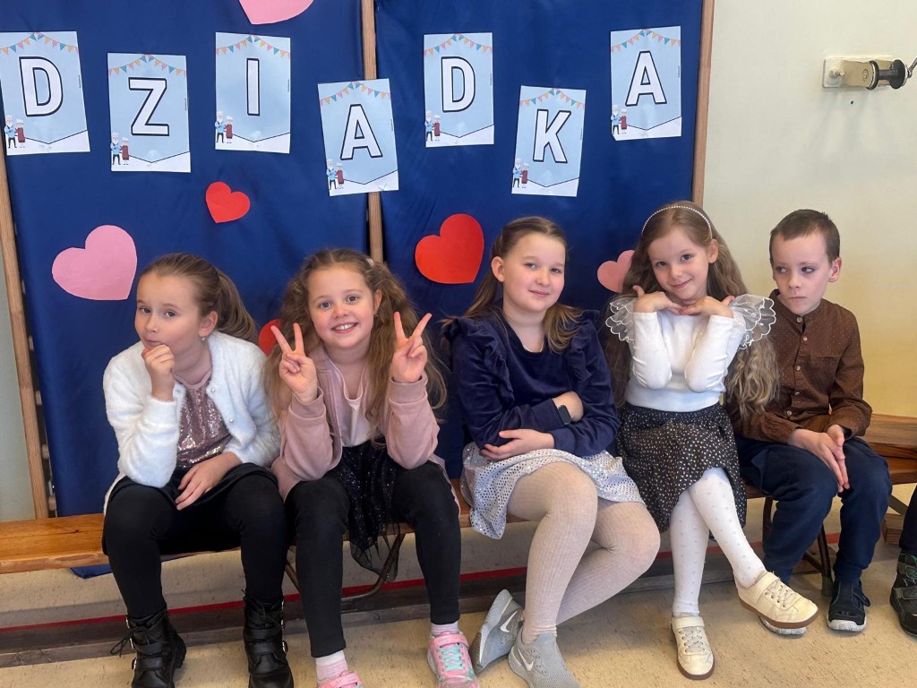 20 stycznia klasa 2B uroczyście obchodziła Dzień Babci i Dziadka