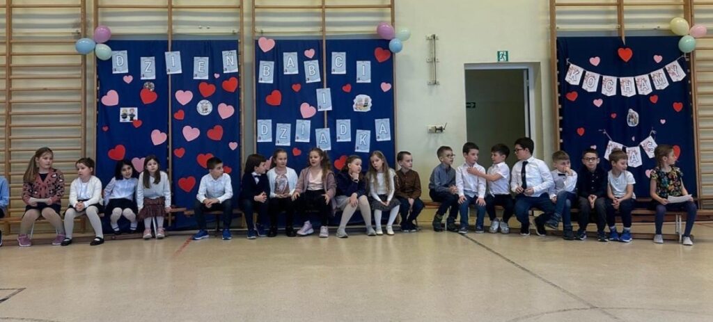 20 stycznia klasa 2B uroczyście obchodziła Dzień Babci i Dziadka