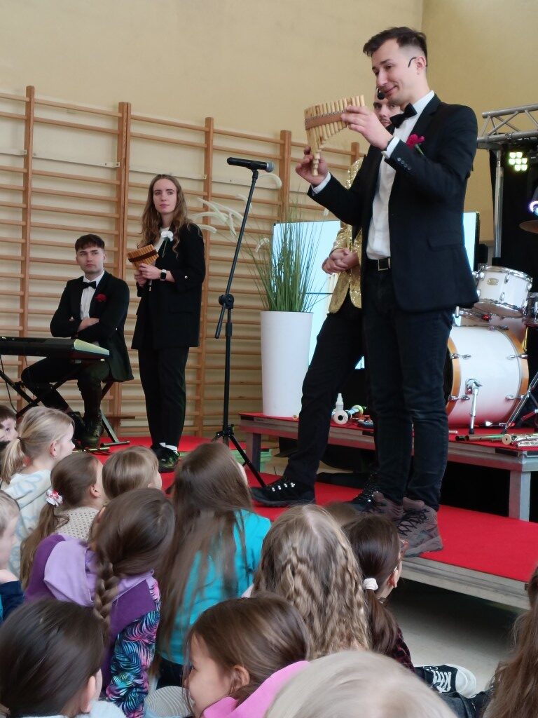 17.02.2026 odbył się kolejny, już trzeci z rzędu koncert Szkoły Muzycznej YAMAHA. Tym razem tematem wiodącym były instrumenty dęte.