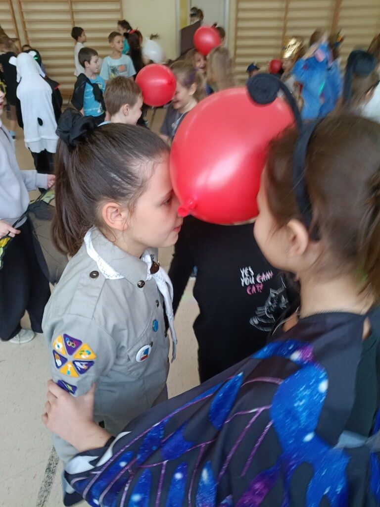 Wspaniała zabawa karnawałowa dla naszych najmłodszych uczniów już za nami!