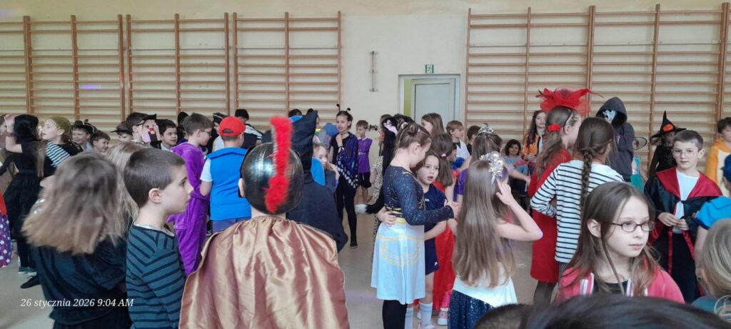 Wspaniała zabawa karnawałowa dla naszych najmłodszych uczniów już za nami!