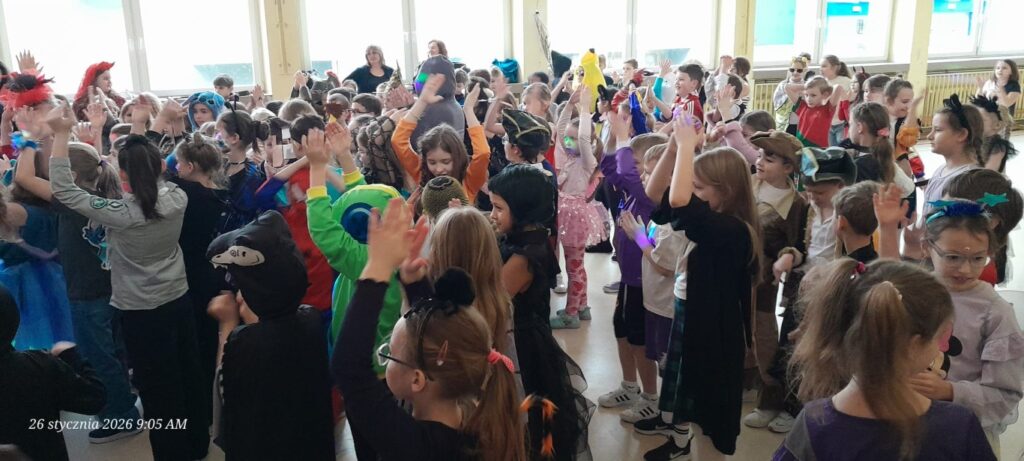 Wspaniała zabawa karnawałowa dla naszych najmłodszych uczniów już za nami!