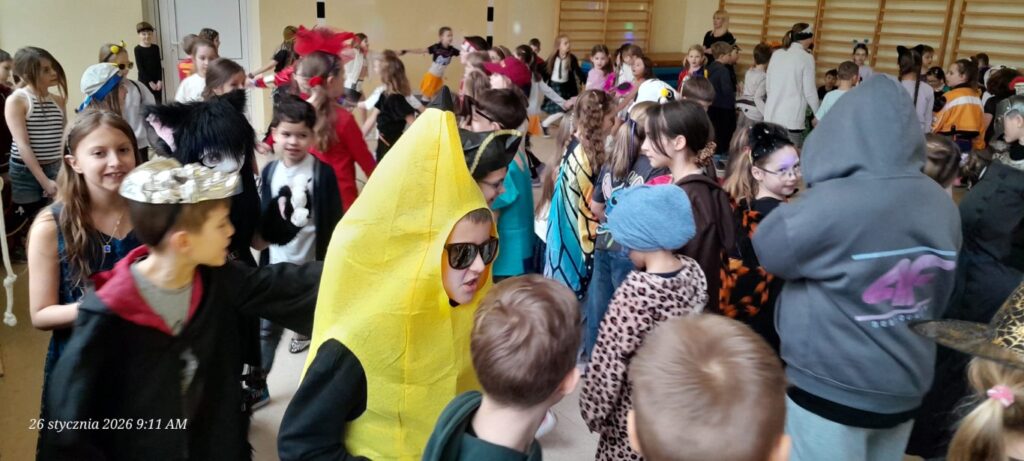 Wspaniała zabawa karnawałowa dla naszych najmłodszych uczniów już za nami!