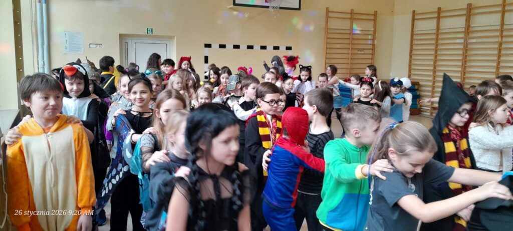 Wspaniała zabawa karnawałowa dla naszych najmłodszych uczniów już za nami!