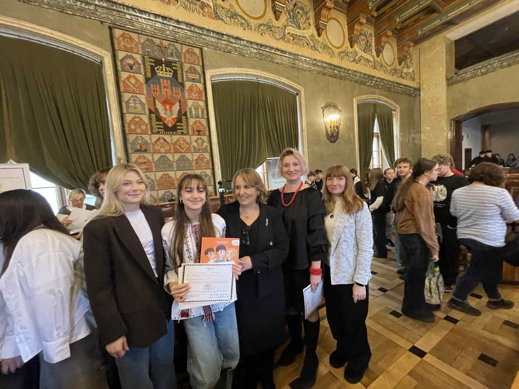 5 grudnia 2025 roku odbyła się Druga Krakowska Konferencja Dzieci i Młodzieży pod hasłem „Wolontariat dziecięcy i młodzieżowy a rozwój kompetencji kluczowych”.