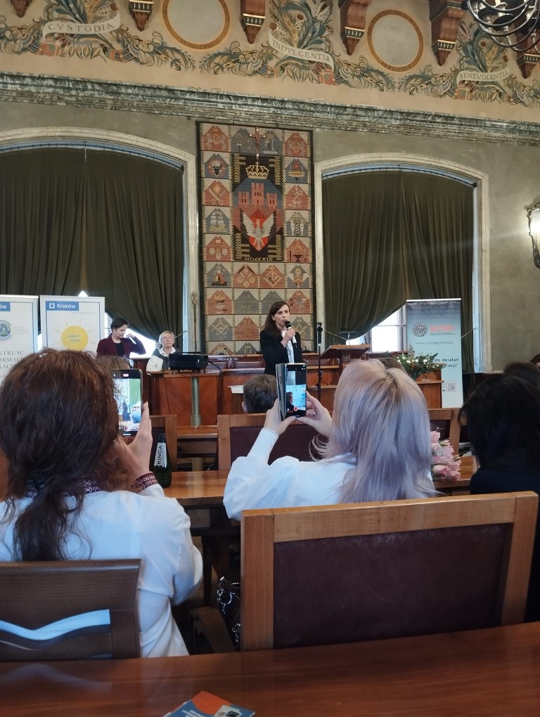 5 grudnia 2025 roku odbyła się Druga Krakowska Konferencja Dzieci i Młodzieży pod hasłem „Wolontariat dziecięcy i młodzieżowy a rozwój kompetencji kluczowych”.