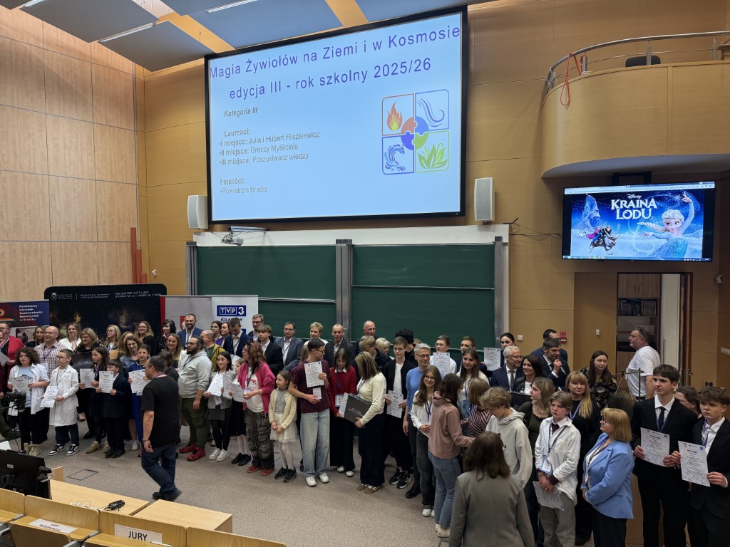 uczeń naszej szkoły Jan Jagielski z klasy 8 brał udział w Ogólnopolskim Konkursie „Magia Żywiołów na Ziemi i w Kosmosie”