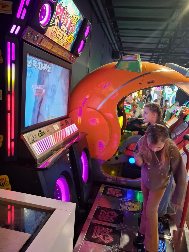 Mikołaj postanowił w tym roku zaszaleć i sprezentował klasie II A wyjście do Forum Fun