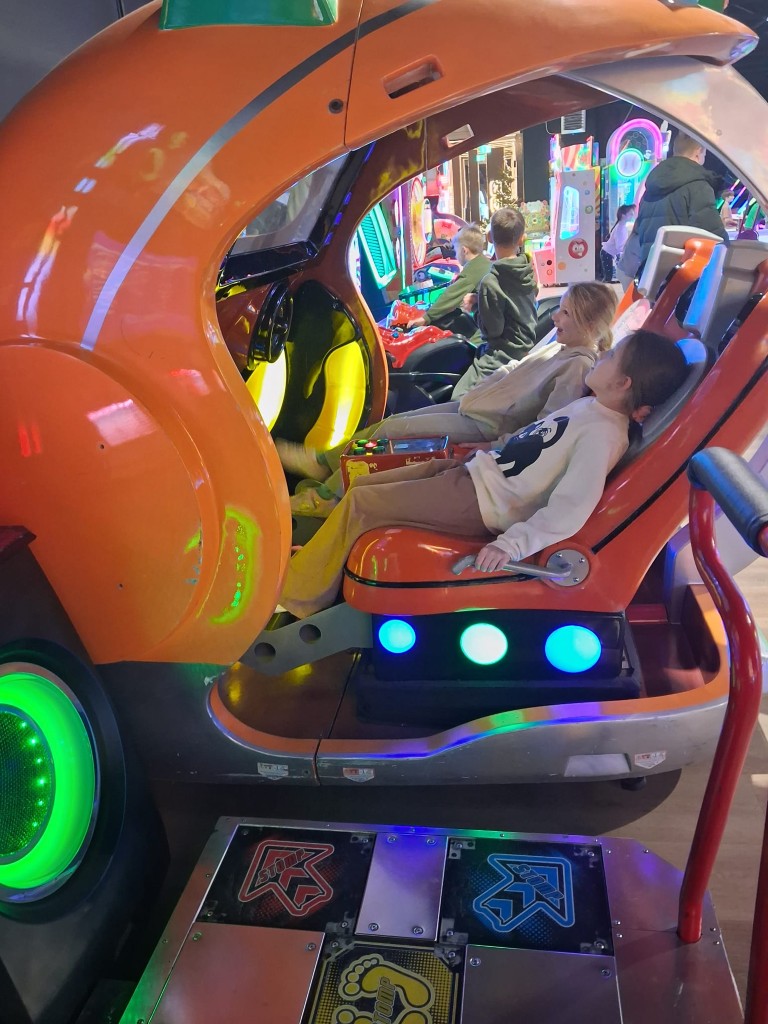 Mikołaj postanowił w tym roku zaszaleć i sprezentował klasie II A wyjście do Forum Fun