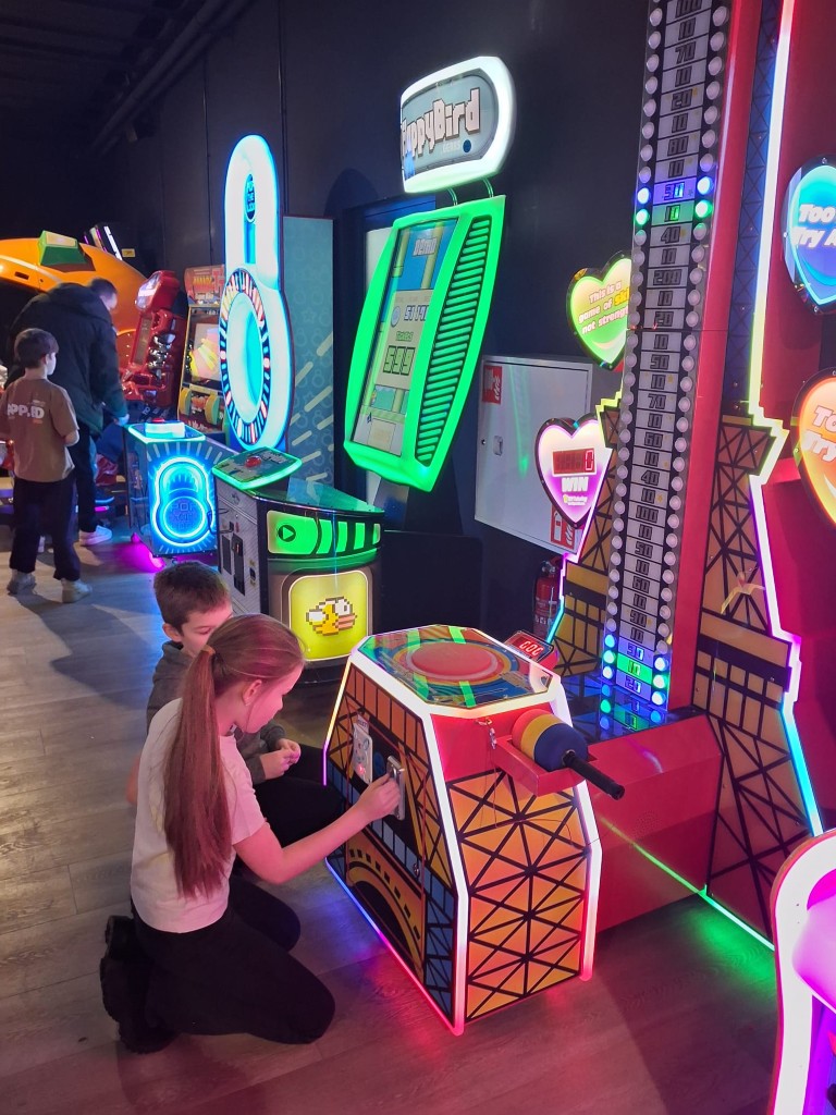 Mikołaj postanowił w tym roku zaszaleć i sprezentował klasie II A wyjście do Forum Fun