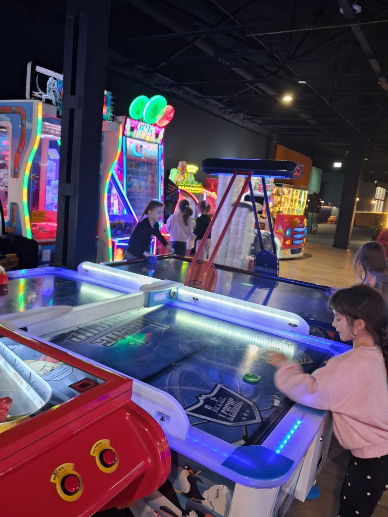 Mikołaj postanowił w tym roku zaszaleć i sprezentował klasie II A wyjście do Forum Fun