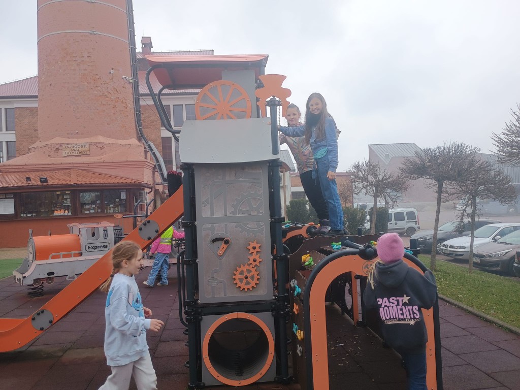 17 marca 2026 r. klasy 3a i 3c wędrowały długimi korytarzami kopalni soli w Bochni