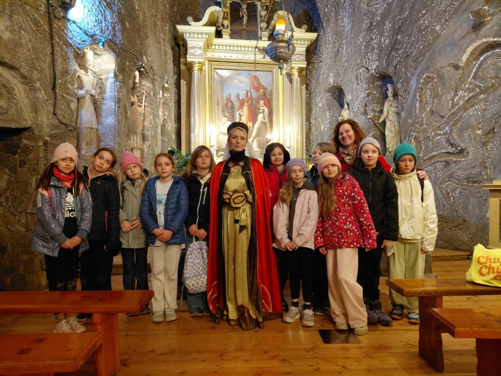 17 marca 2026 r. klasy 3a i 3c wędrowały długimi korytarzami kopalni soli w Bochni