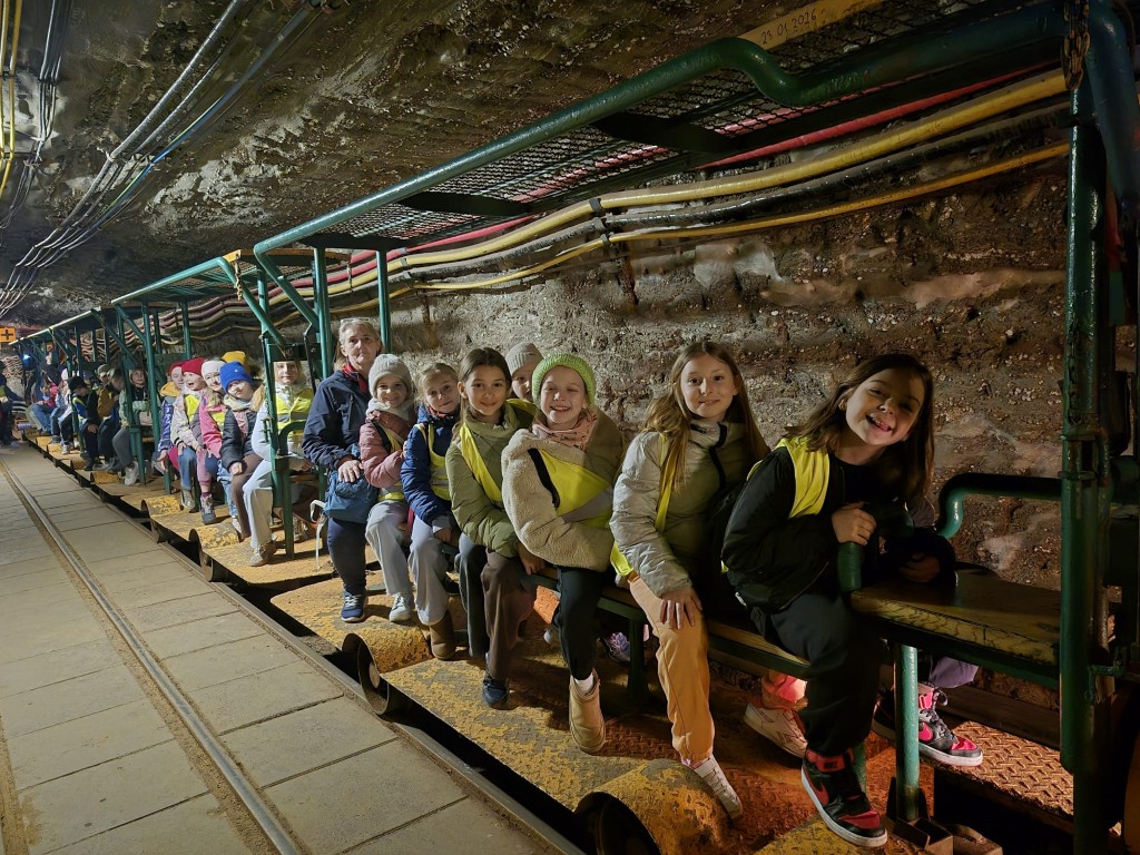 17 marca 2026 r. klasy 3a i 3c wędrowały długimi korytarzami kopalni soli w Bochni