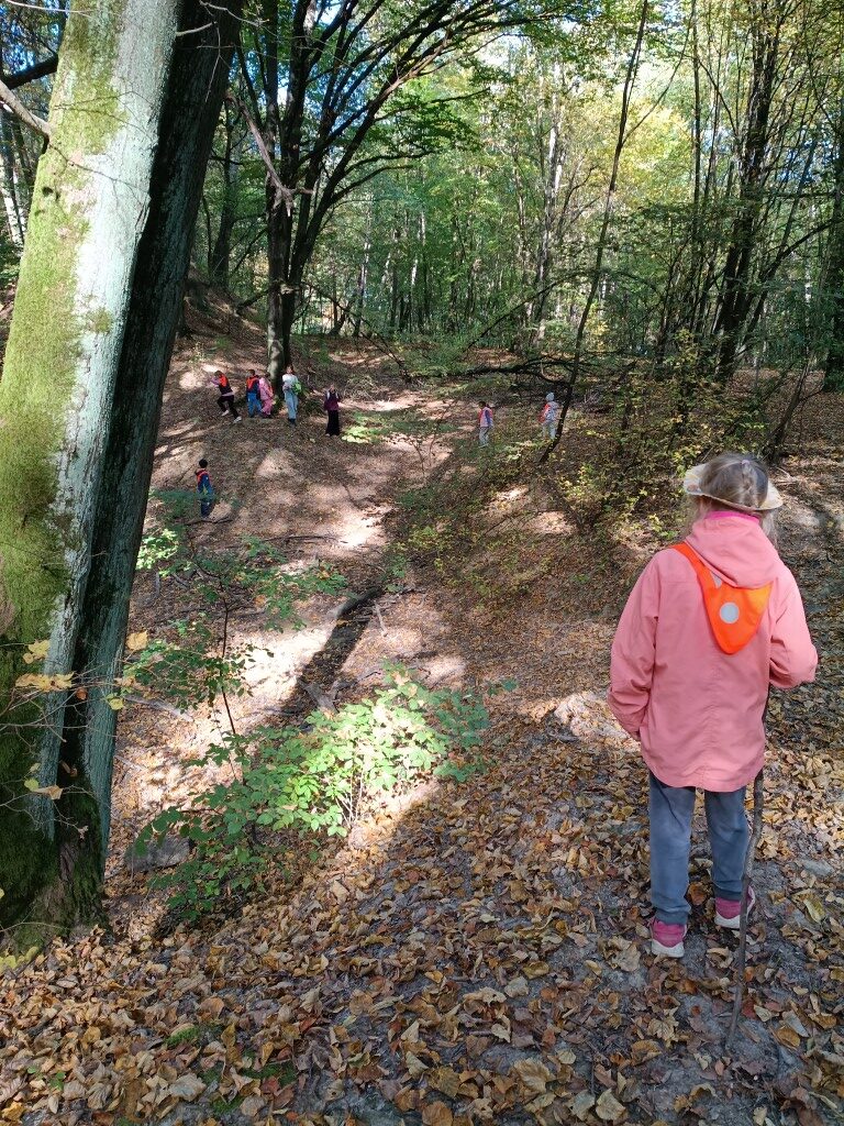 Czwartaki i pierwszaki w Lesie Wolskim!