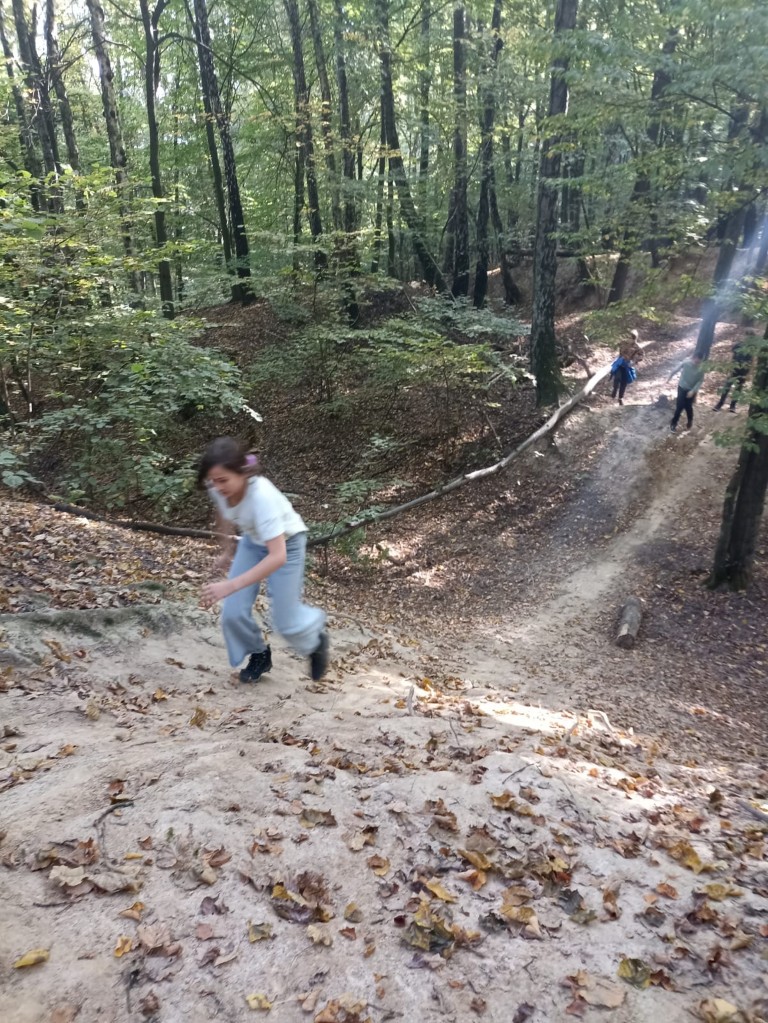 Czwartaki i pierwszaki w Lesie Wolskim!