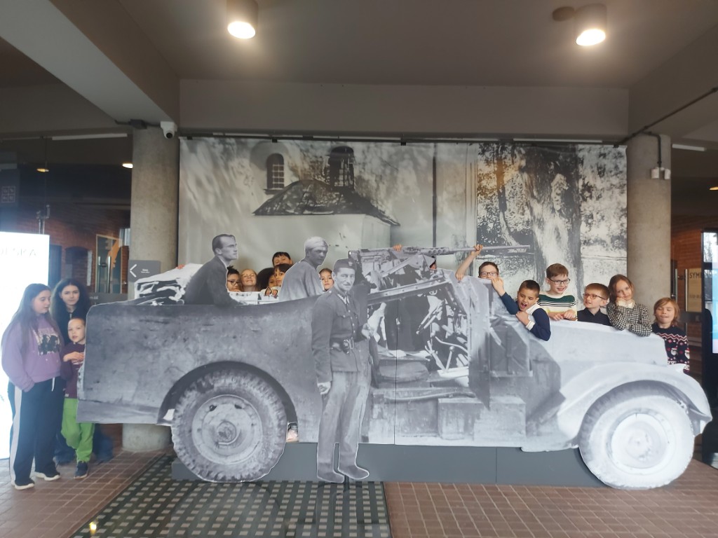 Klasy 3b i 3d w Muzeum Armii Krajowej w Krakowie