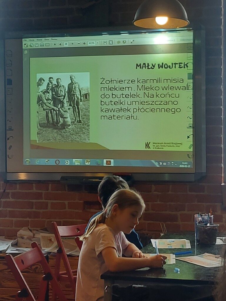 Klasy 3b i 3d w Muzeum Armii Krajowej w Krakowie