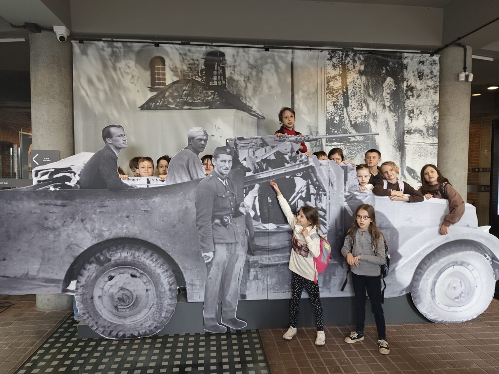 Klasy 3b i 3d w Muzeum Armii Krajowej w Krakowie