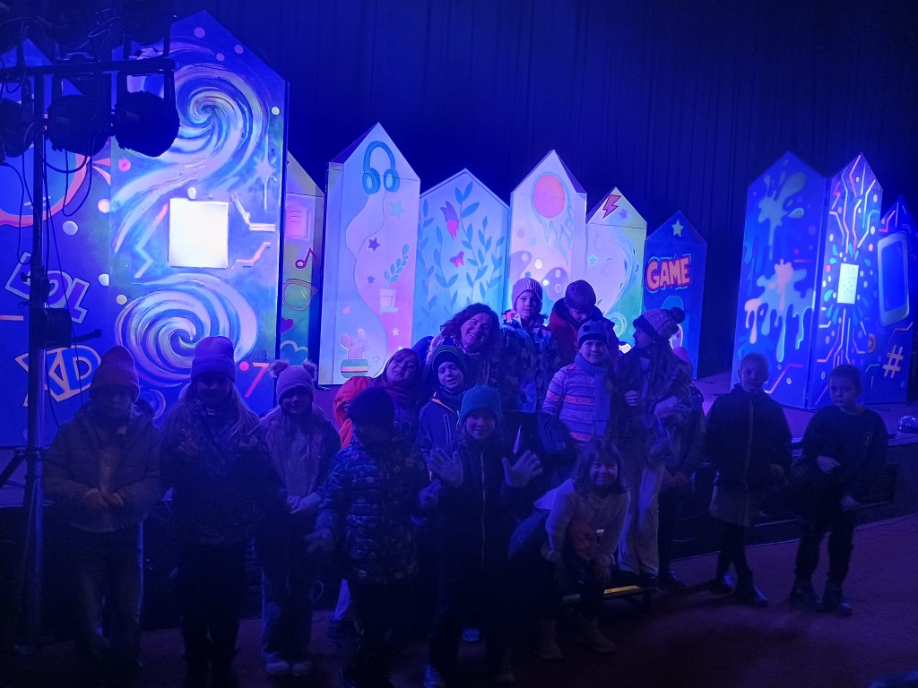 20 listopada 2025 r. klasy 3a i 3c odwiedziły kino Kijów.